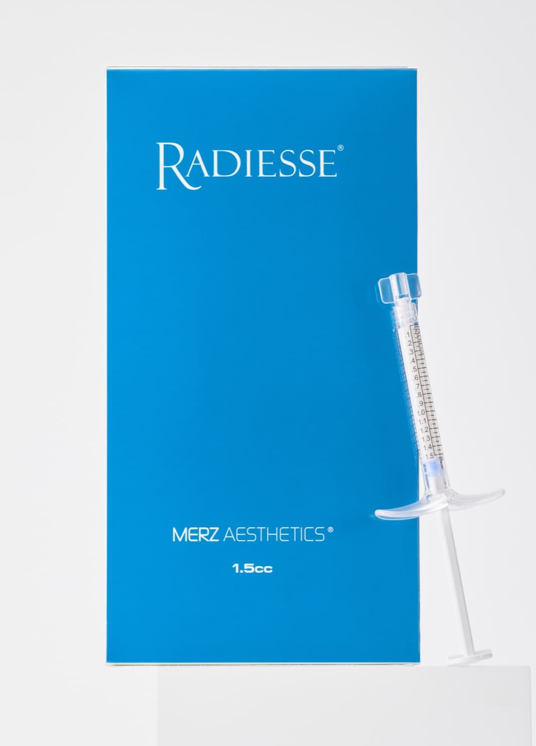 콜라겐 부스터 레디어스 제품 패키지(RADIESSE 1.5mL, MERZ AESTHETICS)와 주사기